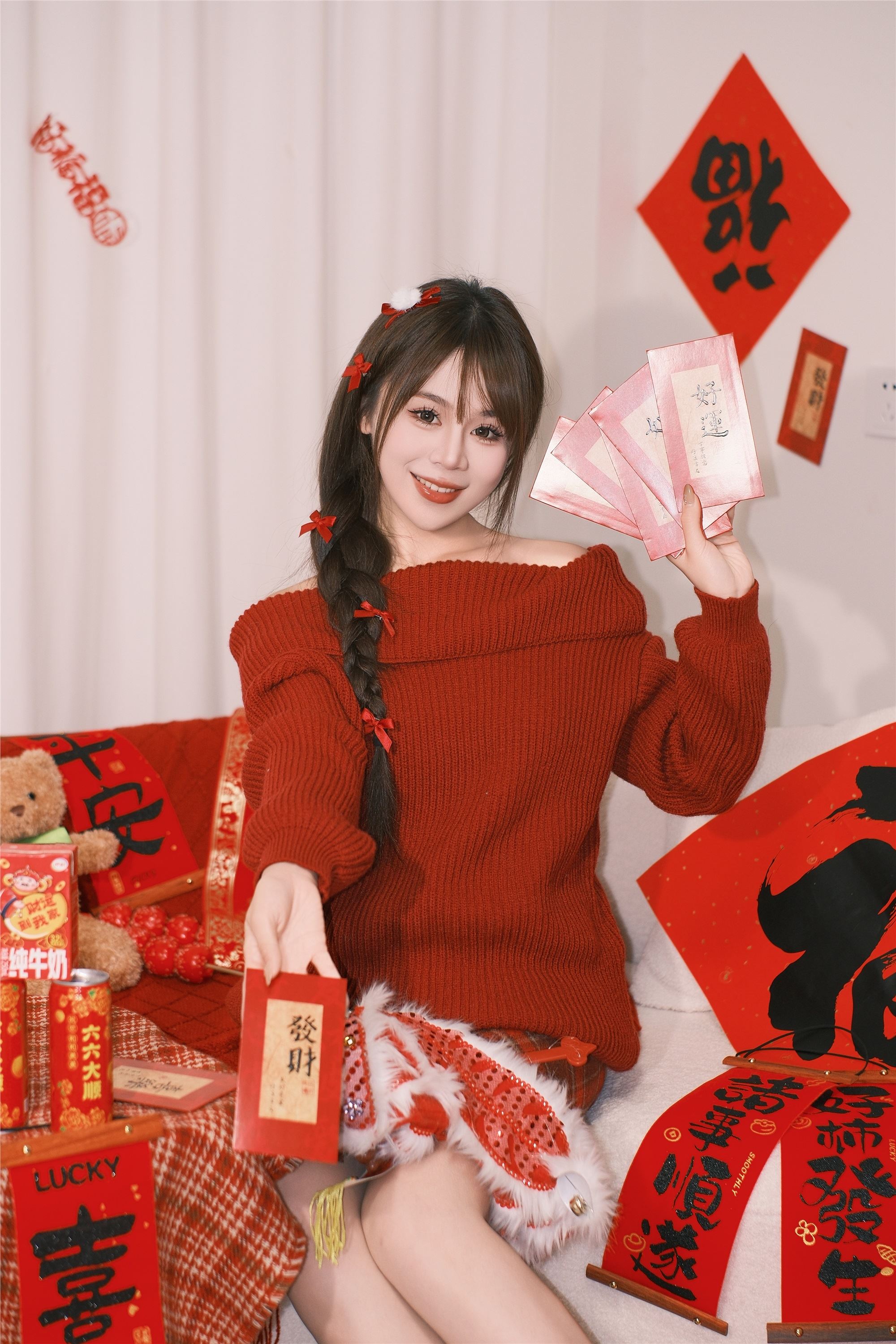 YITUYU艺图语 2025.02.05 居家拍新年照 泡芙小方